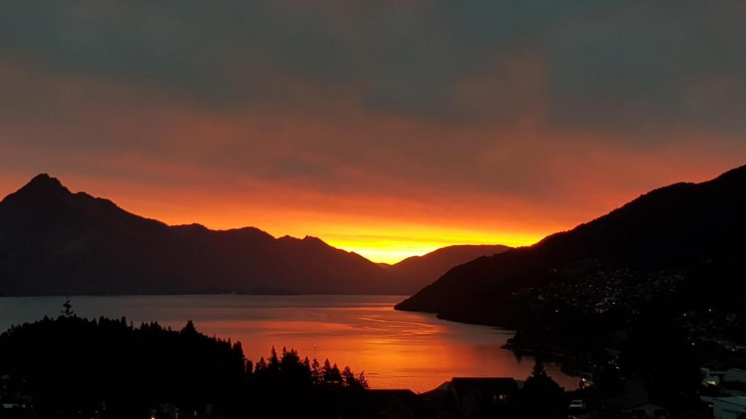 Beautiful Lake Views Apartment Queenstown Exterior photo