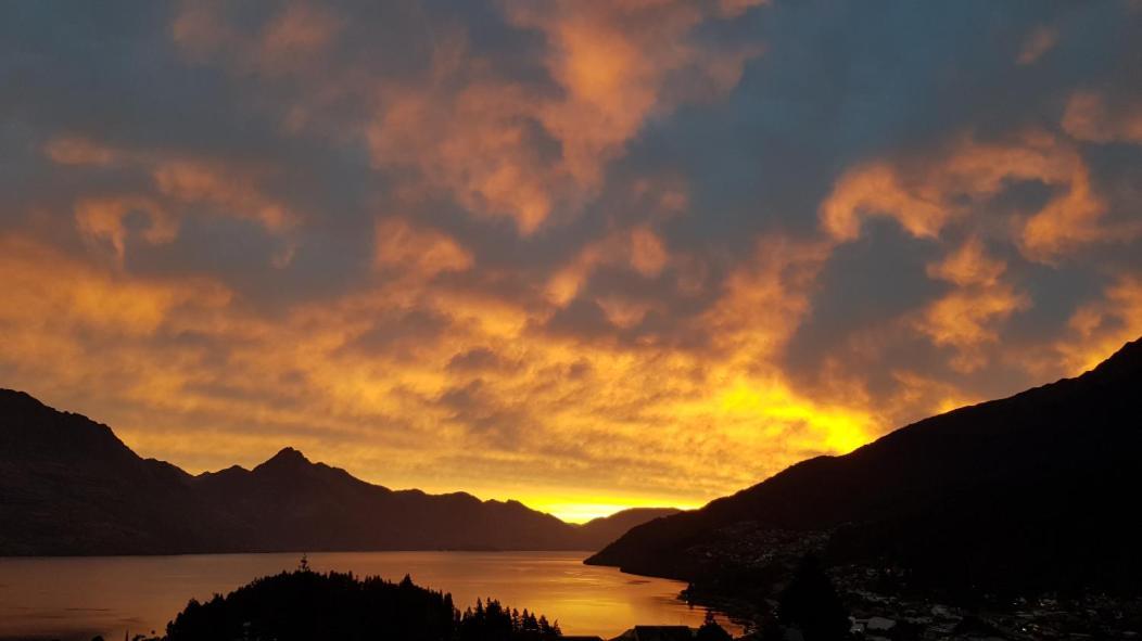 Beautiful Lake Views Apartment Queenstown Exterior photo